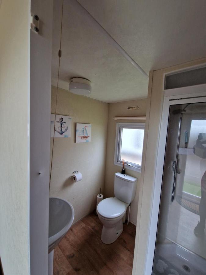 Hotel Three Jays Saint Osyth Exterior foto