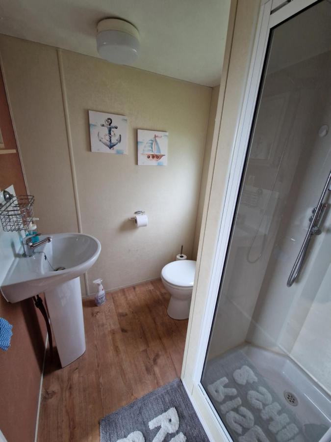 Hotel Three Jays Saint Osyth Exterior foto